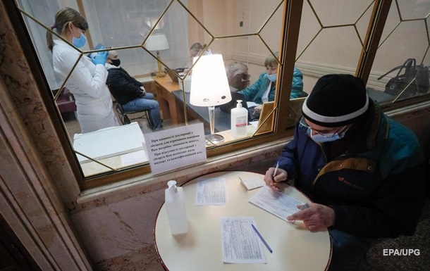 В Ужгороді анонімно вакцинувалися 200 медиків з фейковими сертифікатами