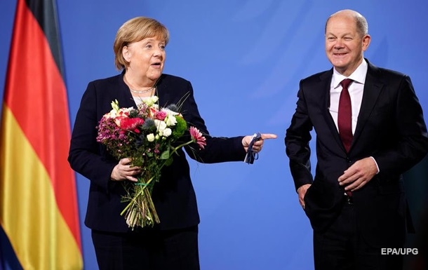 ЗМІ дізналися, як пройшов перший день Меркель на пенсії