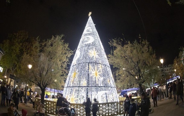 В Іспанії вимагають відставки мера через прикраси до Різдва