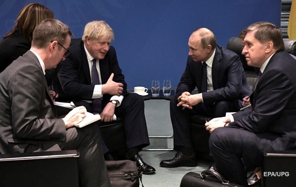 Путін і Джонсон обговорили стягування військ РФ