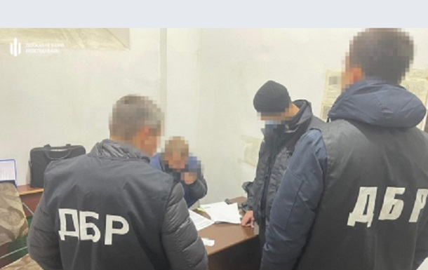 На Харківщині поліцейський продавав наркотики у приміщенні суду та СІЗО