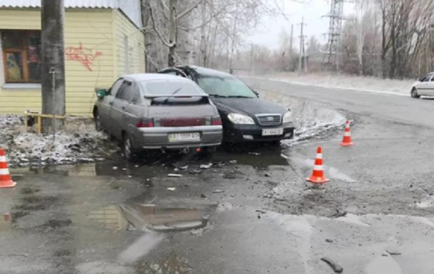 ДТП з потерпілими під Києвом: водій знепритомнів за кермом