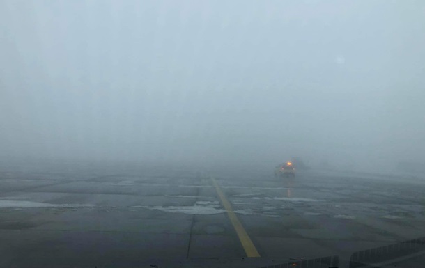 В аеропорту Львова масова затримка та скасування рейсів