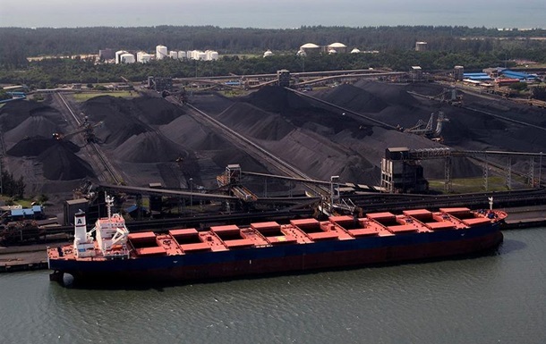 В Україну прибули ще два судна з вугіллям для ДТЕК