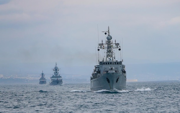 РФ провела военные учения в Черном море