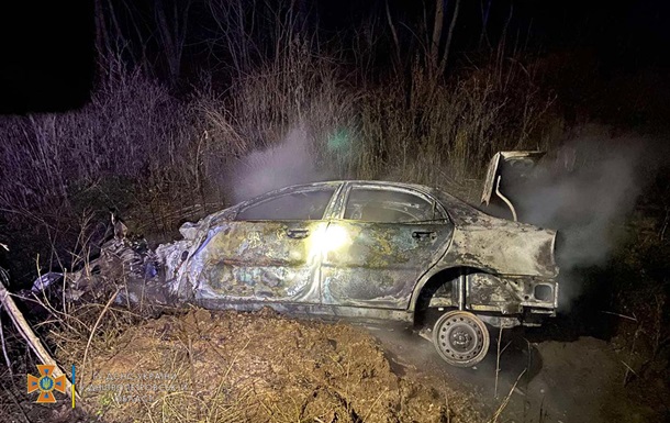 Смертельна ДТП під Кривим Рогом: авто згоріло після зіткнення з фурою
