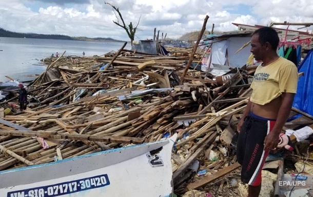 На Філіппінах кількість жертв супертайфуну перевищила 140 людей