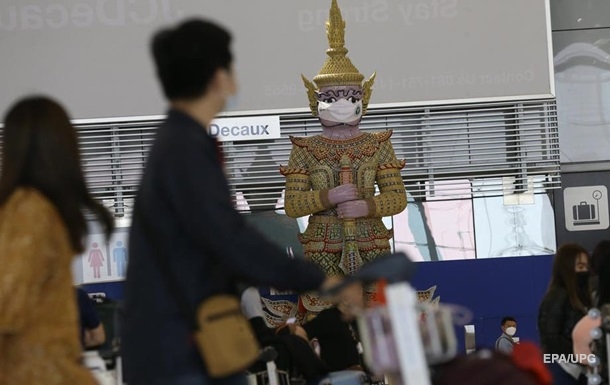 Таїланд заявив про першу передачу Омікрону всередині країни