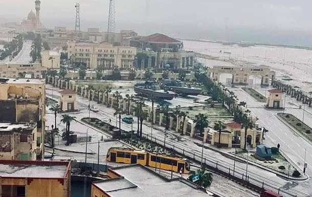 Єгипетський курорт засипало снігом
