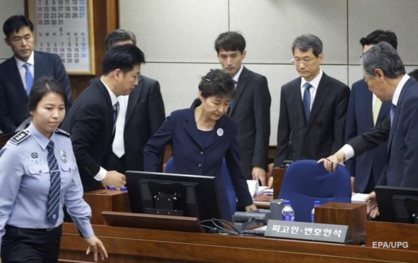 Засуджену за корупцію екс-президента Південної Кореї помилували