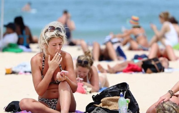 В Испании ввели запрет на курение на пляжах