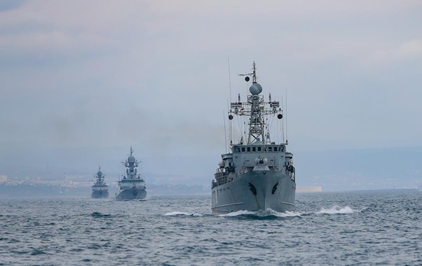РФ може напасти на Україну з Азовського моря - WP