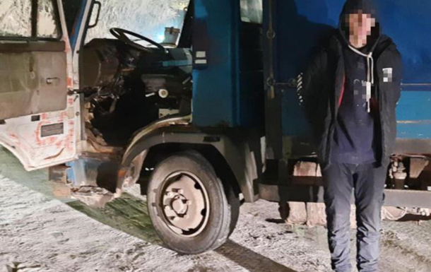 На Київщині підлітки викрали вантажівку