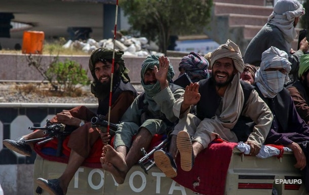 `Нас всех убьют`: экс-президент Афганистана рассказал о побеге из Кабула