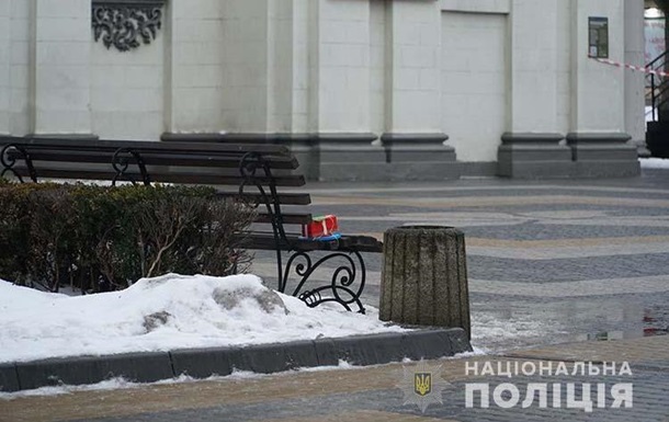 Біля собору в Тернополі знайшли предмет, схожий на вибухівку