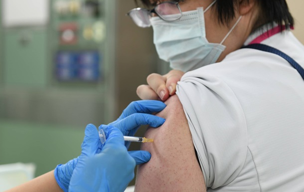 У Японії створюють вакцину з довічним імунітетом від COVID