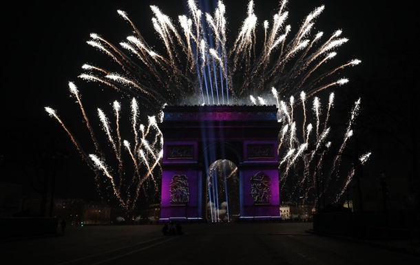 Франція зняла прапор ЄС з-під Тріумфальної арки