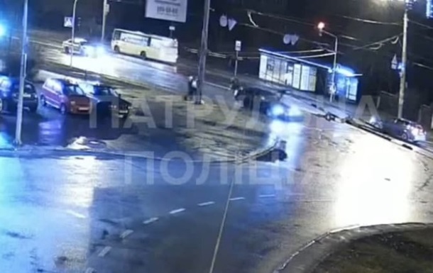 У Києві п яний водій збив дитину та втік: відео моменту