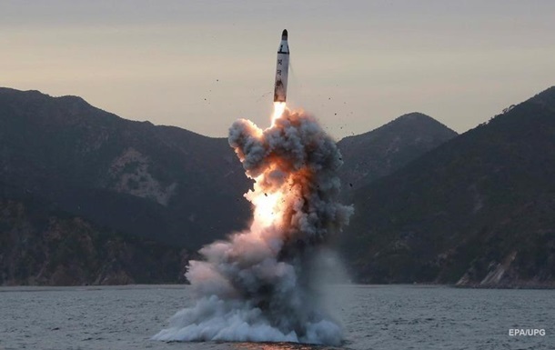 Північна Корея запустила невідомий снаряд