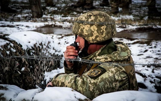 На Донбасі п`ять порушень: поранений боєць ЗСУ