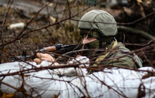 На Донбасі два обстріли, поранений військовий