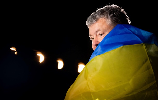 Порошенко повертається в Україну 17 січня