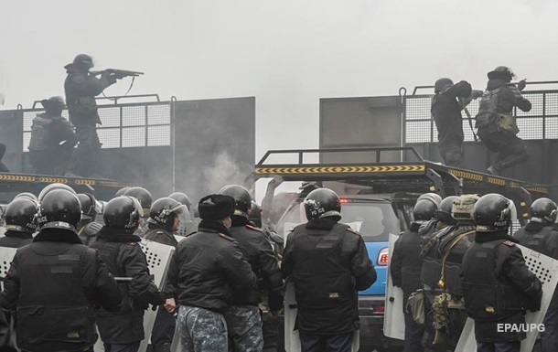 В Алмати за день затримали майже 2 тисячі людей