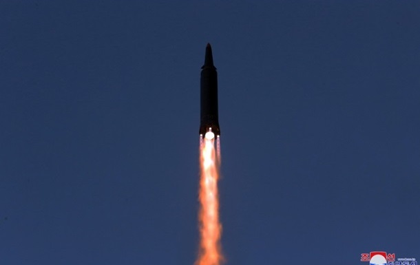 КНДР запустила нову ракету у бік Японського моря