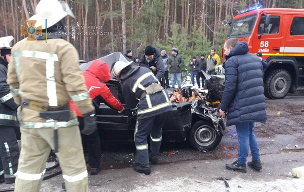 Под Харьковом столкнулись пять авто, есть пострадавшие