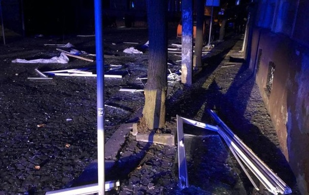 В доме в Черновцах прогремел взрыв: есть пострадавшие