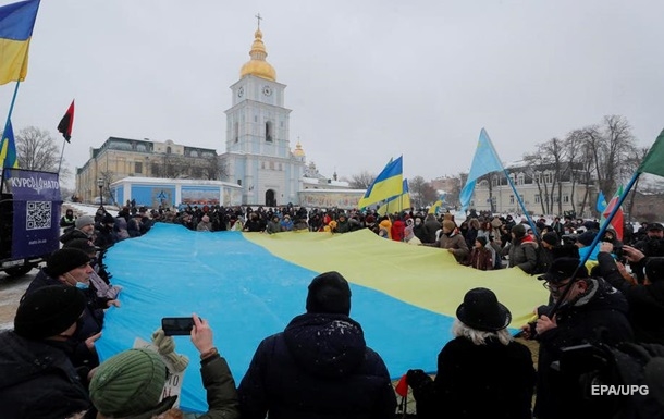 COVID-захворюваність в Україні зросла майже вдвічі