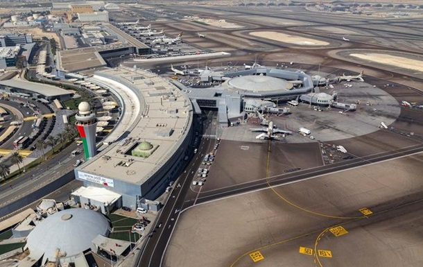 В Абу-Дабі сталися вибухи на нафтовому об єкті та в аеропорту