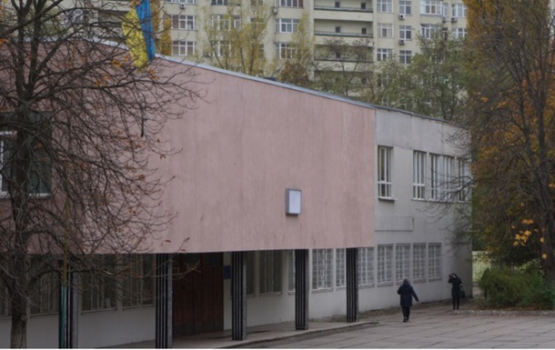 В одній з київських шкіл кухарі побилися із прибиральницею через котлети