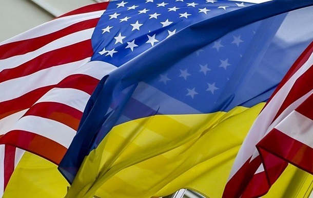 Сім ї американських дипломатів можуть евакуювати з України