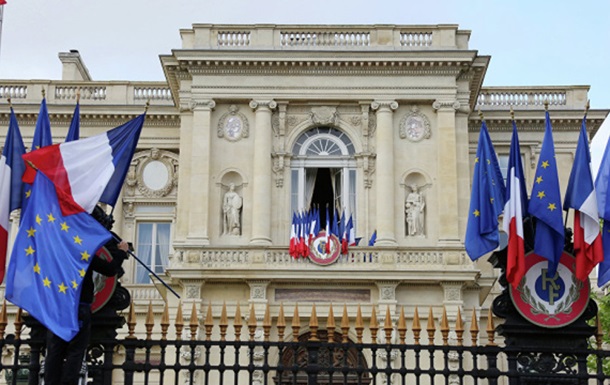 Франция требует прямого диалога России и ЕС