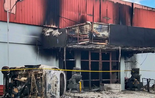 В Індонезії внаслідок пожежі і бійки в караоке-барі загинули 19 людей