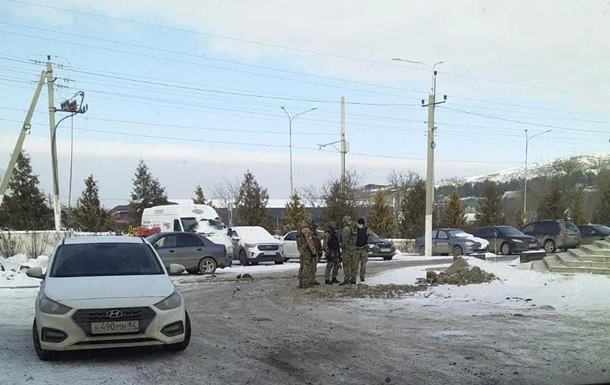 У Криму силовики прийшли з обшуком у кримськотатарський комплекс Алем