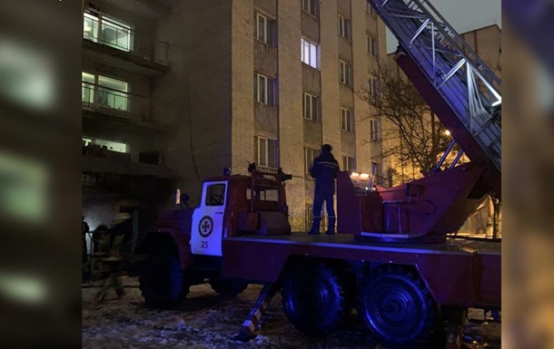 У Луцьку евакуювали 76 людей під час пожежі у гуртожитку