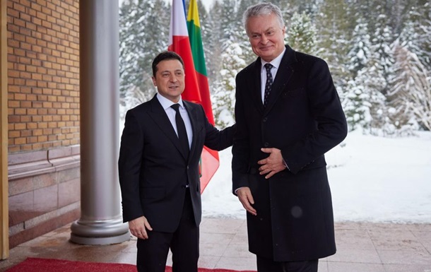 Зеленський та президент Литви обговорили безпеку України