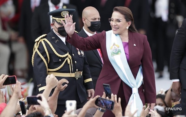 Первая женщина-президент вступила в должность в Гондурасе