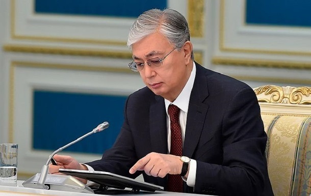 Президента Казахстану переобрали головою правлячої партії