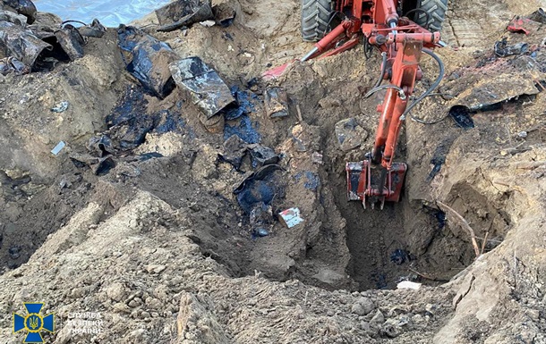 Депутат організував поховання токсичних відходів під Києвом