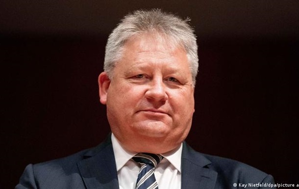 Керівник німецької розвідки: Росія поки не вирішила, чи нападати на Україну