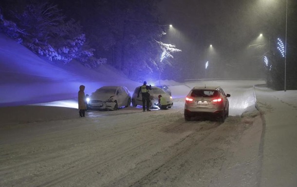 В Естонії вирує снігова буря