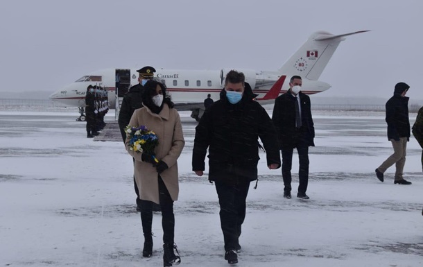 В Україну прибула голова міноборони Канади