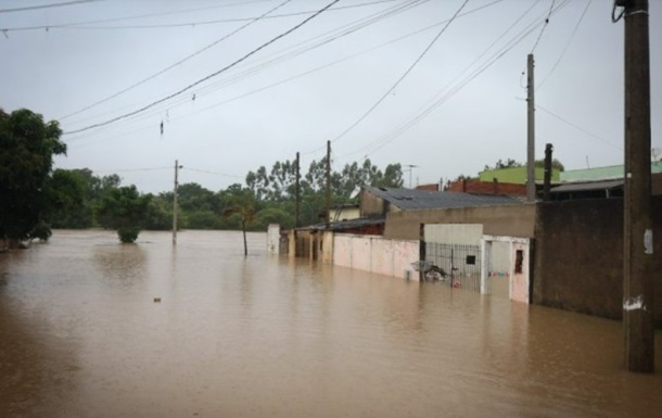 Зливи у Бразилії призвели до загибелі 20 людей