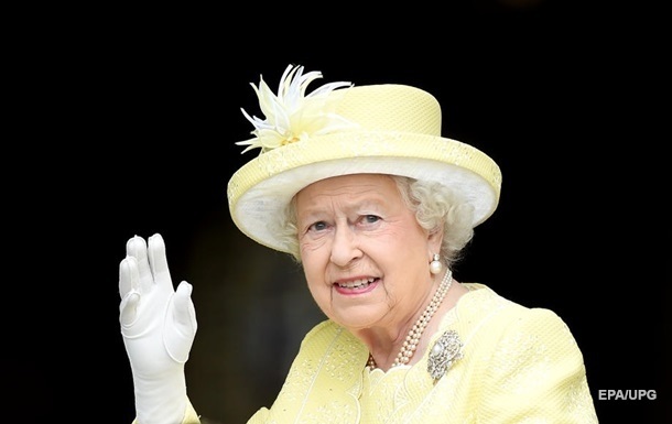 Королева Єлизавета II почала випускати кетчуп