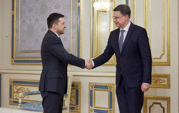 Зеленский обсудил с вице-президентом ЕК ситуацию вокруг Украины