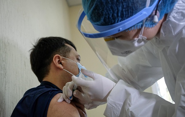 В Украине утроились темпы COVID-вакцинации