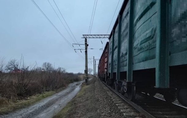 У Запорізькій області потяг збив підлітка: відео моменту